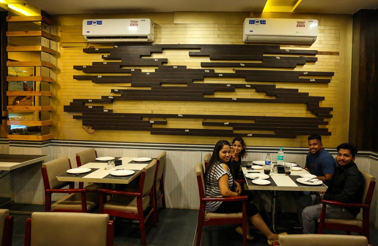 Hotel Saheb Panvel Bagian luar foto